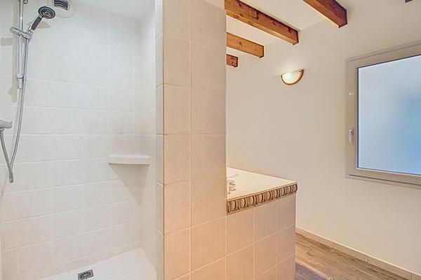 À VENDRE EN EXCLUSIVITÉ à DRAGUIGNAN Appartement 114 m² en dernier étage 3/4 chambres