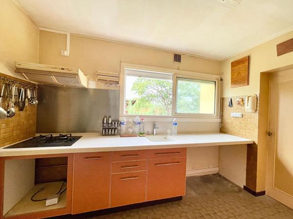 VILLENAVE D'ORNON-CHAMBERY. Maison traditionnelle -3 chambres - Jardin - Garage