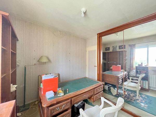 VILLENAVE D'ORNON-CHAMBERY. Maison traditionnelle -3 chambres - Jardin - Garage