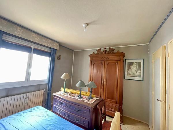 VILLENAVE D'ORNON-CHAMBERY. Maison traditionnelle -3 chambres - Jardin - Garage