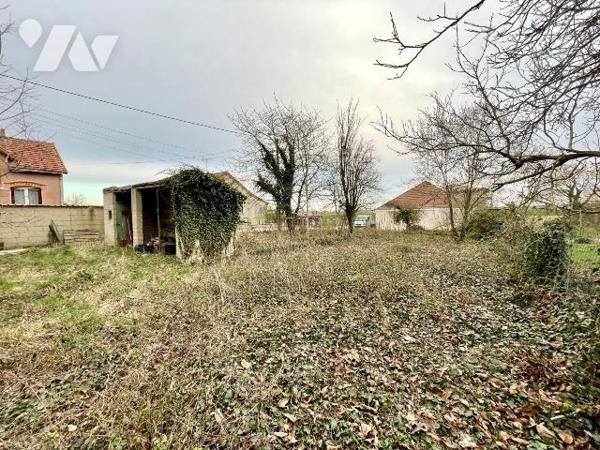 A VENDRE A COUCY, commerces proches, à 10 min de Rethel. Gare à Lucquy à quelques minutes à pie...