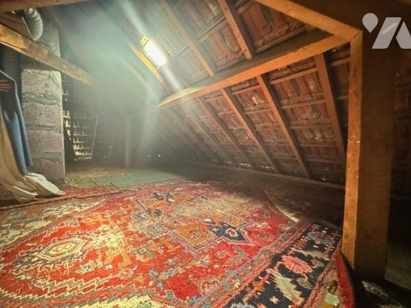 Maison sur sous-sol à VESOUL avec jardin et terrain clos et arboré 5 chambres avec vue sur Vesoul