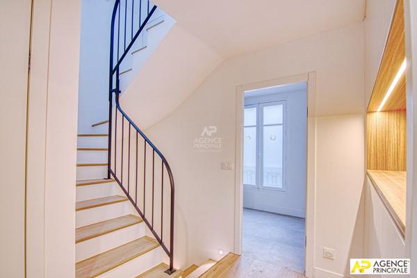 Versailles Notre-Dame Les Prés exceptionnelle maison de ville de 186.55 m² au sol avec sous-sol total de 72 m², cave et garage de 18 m² 2 070 000 € ** - Référence 27031