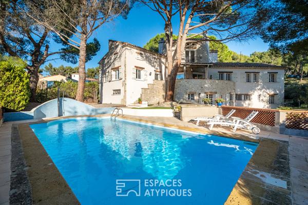 Maison d’architecte aux volumes singuliers sur les hauteurs du Rove