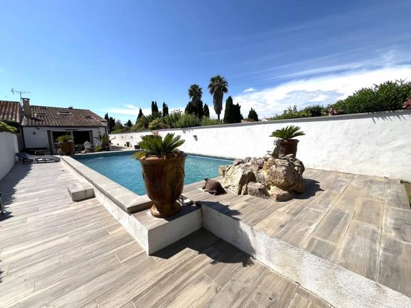 VIAS - HERAULT - 3 CHAMBRES - PISCINE - DEPENDANCES - GARAGE - CALME -