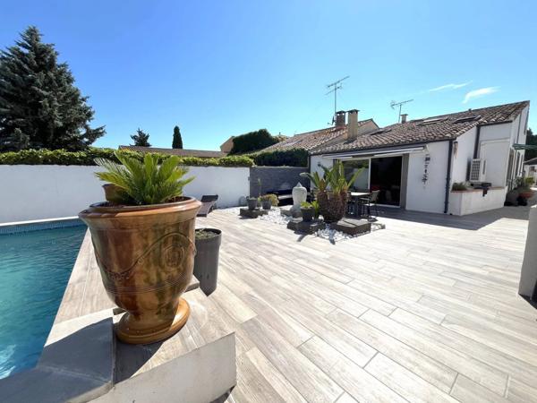 VIAS - HERAULT - 3 CHAMBRES - PISCINE - DEPENDANCES - GARAGE - CALME -