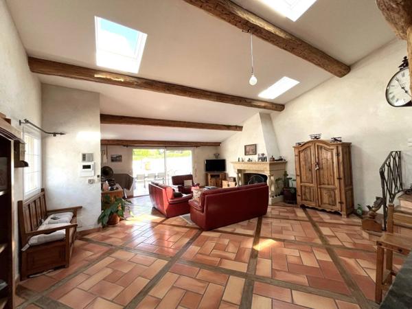 VIAS - HERAULT - 3 CHAMBRES - PISCINE - DEPENDANCES - GARAGE - CALME -
