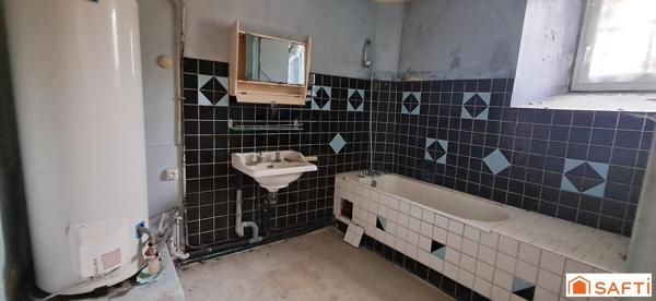 Maison en pierres à renover, beau vomule