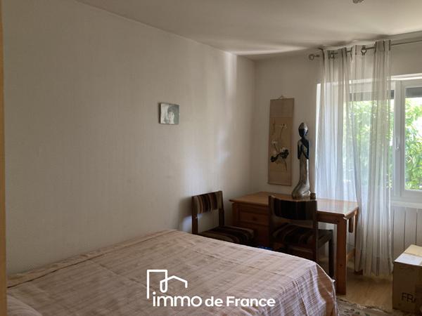 Proche centre-ville, Maison T4/5 avec Garage, Terrasse et Jardin