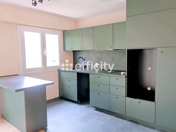 Appartement
         2 pièces
        - 47 m² 111 000 €*
