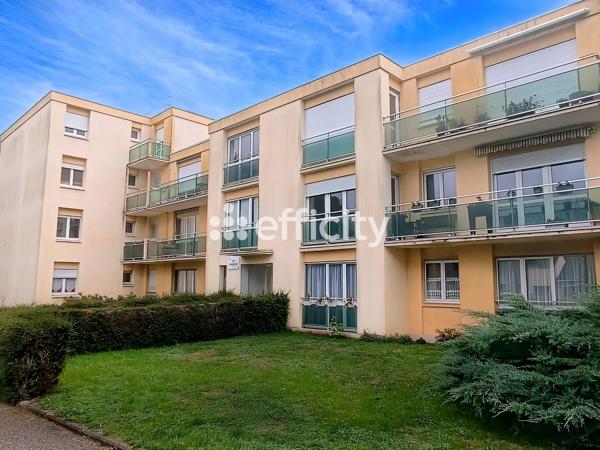 Appartement
         2 pièces
        - 47 m² 111 000 €*