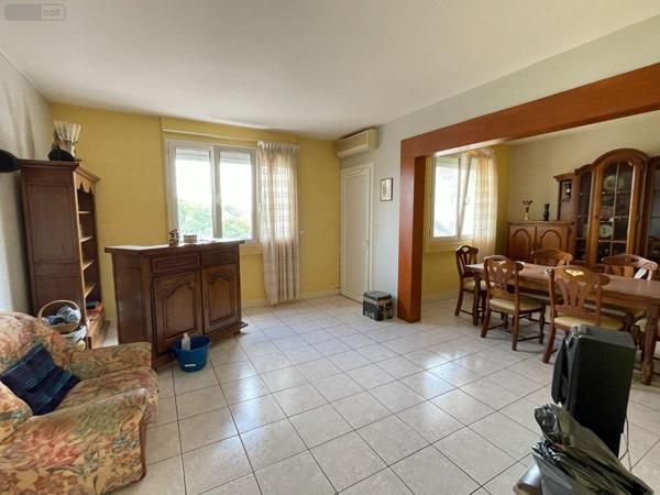 Appartement à vendre à Troyes dans l'Aube (10000), ref : 10376/1232 PASTEUR Appartement à vendre à Troyes dans l'Aube (10000), ref : 10376/1232 PASTEUR