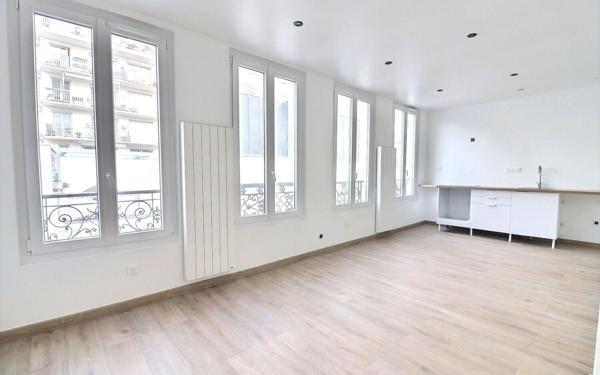 Immeuble à vendre    10 pièces • 235 m2 Paris 18