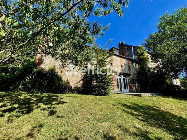 Maison
         7 pièces
        - 180 m² 493 000 € *
