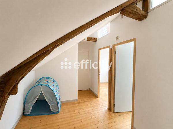 Maison
         7 pièces
        - 180 m² 493 000 € *