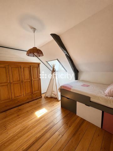 Maison
         7 pièces
        - 180 m² 493 000 € *
