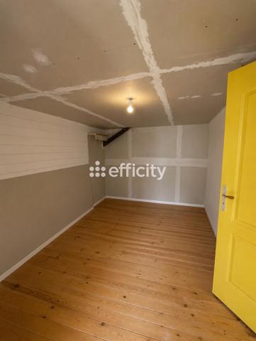 Maison
         7 pièces
        - 180 m² 493 000 € *