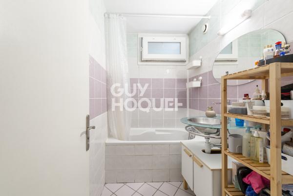 Appartement 3 pièces accès RER E et RER A.