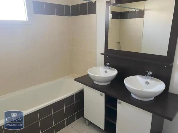 Maison à louer 4 pièces 84.15m² Niort (79000)