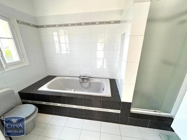 Maison à louer 6 pièces 180.83m² Antibes (06600)