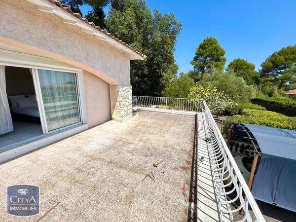Maison à louer 6 pièces 180.83m² Antibes (06600)