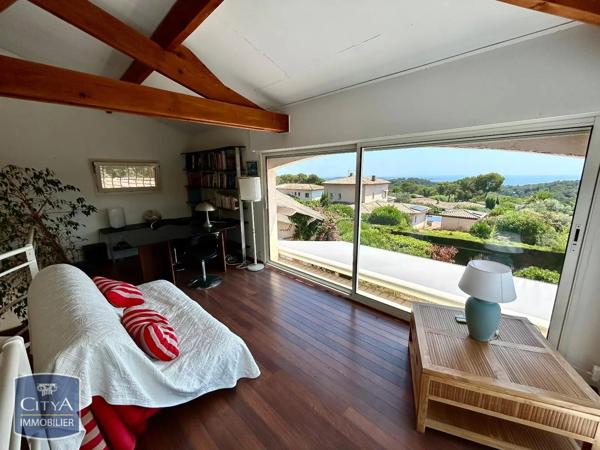 Maison à louer 6 pièces 180.83m² Antibes (06600)