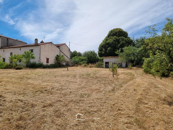 MAISON 115 M2 DEPENDANCES 400M² Le Tallud (79200)