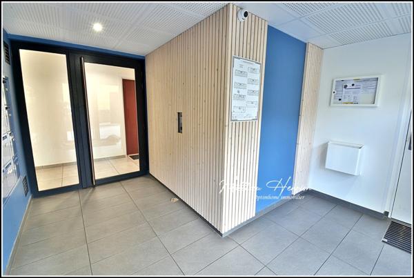 À Rouen Rive Droite, un appartement de 2023 avec terrasse et parking en sous-sol, DPE C