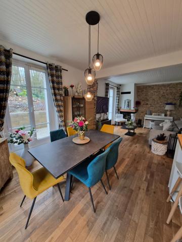 Superbe Demeure avec jardin et bois de 4097 M2