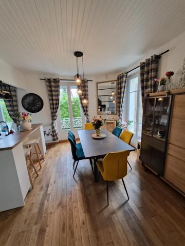 Superbe Demeure avec jardin et bois de 4097 M2