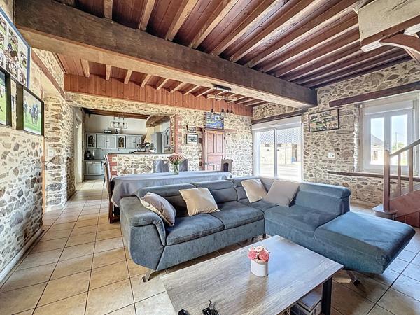Propriété équestre d’exception : écurie 37 boxes, maison, piste, étang, 15 hectares