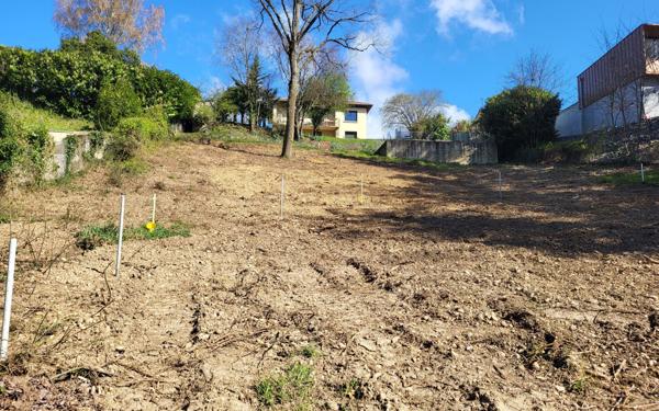 Terrain à vendre    Trévoux