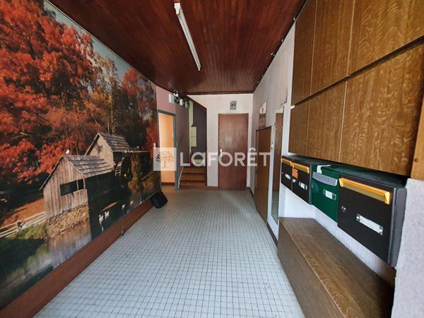 Achat immeuble Pierrefort - 9 pièce(s) - 180 m² - 60 000 €