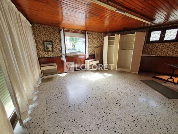 Achat immeuble Pierrefort - 9 pièce(s) - 180 m² - 60 000 €