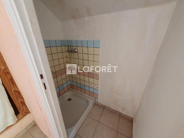 Achat immeuble Pierrefort - 9 pièce(s) - 180 m² - 60 000 €