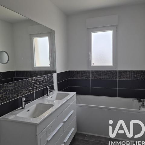 Maison à vendre 5 pièces 93 m² Saint-Julien-les-Villas