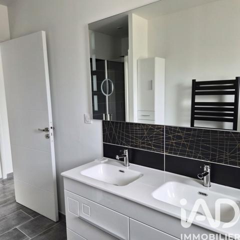 Maison à vendre 5 pièces 93 m² Saint-Julien-les-Villas