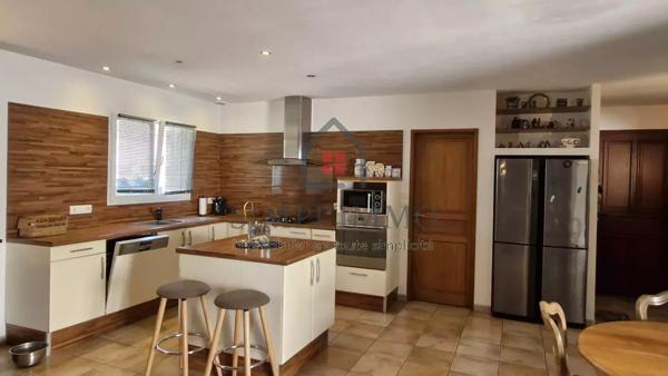 Maison T4 + 2 studios de 20m2