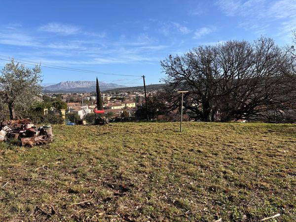 Terrain à vendre à Gardanne - 900m² -
