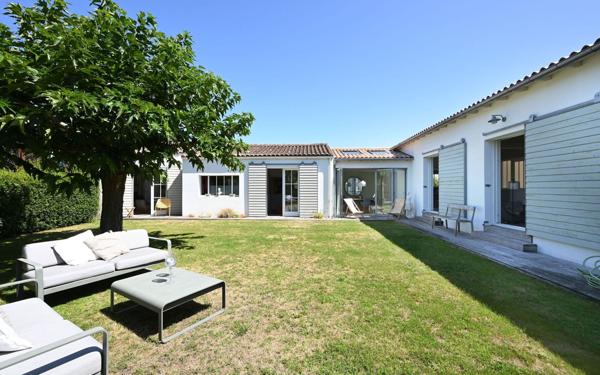 Maison à vendre    8 pièces •  Les Portes-en-Ré