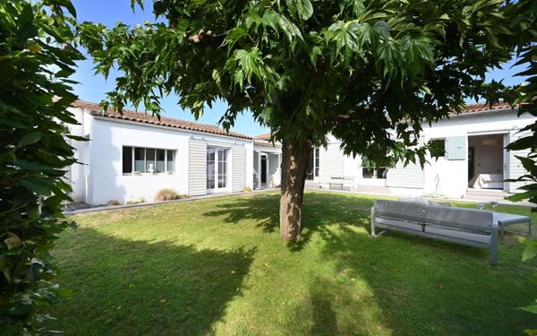 Maison à vendre    8 pièces •  Les Portes-en-Ré