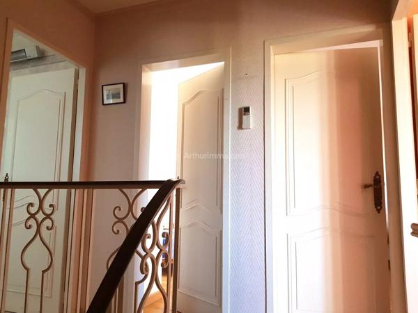 Vente                                                      Maison
                        
                     5 pièces                      111 m2                     à Albi