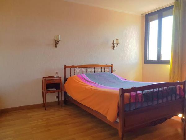 Vente                                                      Maison
                        
                     5 pièces                      111 m2                     à Albi
