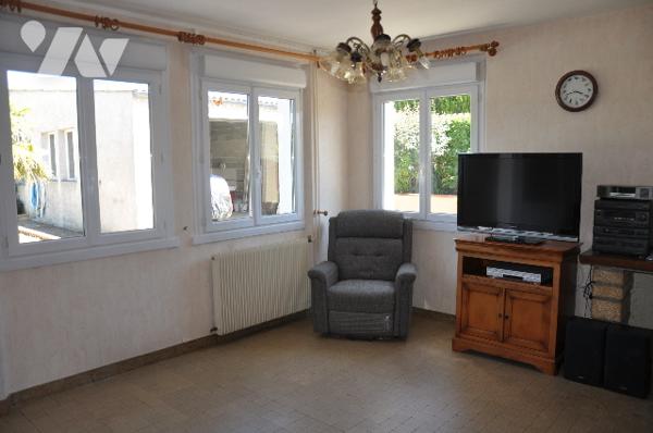 BOUSSENS, 40 mns de TOULOUSE, villa 117m², grand garage et piscine sur 736m². prix 190.800 € CC