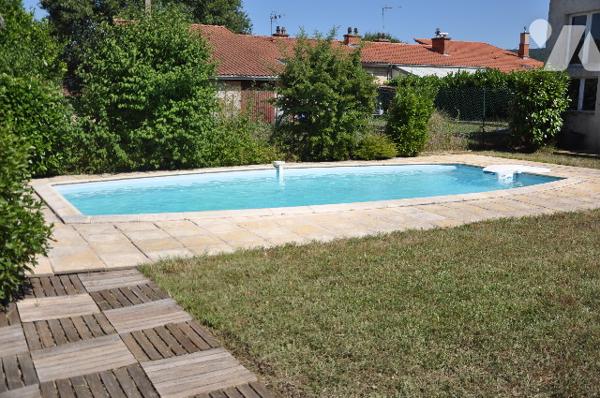 BOUSSENS, 40 mns de TOULOUSE, villa 117m², grand garage et piscine sur 736m². prix 190.800 € CC