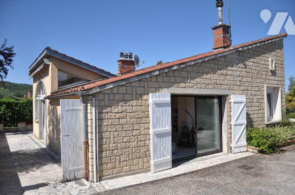 BOUSSENS, 40 mns de TOULOUSE, villa 117m², grand garage et piscine sur 736m². prix 190.800 € CC