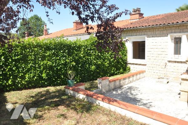 BOUSSENS, 40 mns de TOULOUSE, villa 117m², grand garage et piscine sur 736m². prix 190.800 € CC