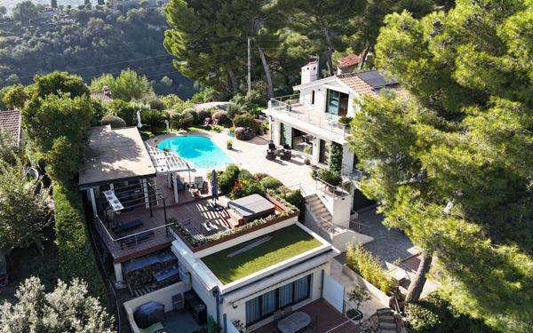 Maison à vendre    10 pièces • 350 m2 Saint-Paul-de-Vence