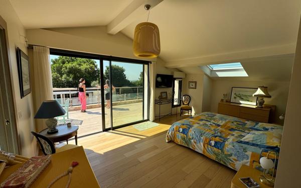 Maison à vendre    10 pièces • 350 m2 Saint-Paul-de-Vence