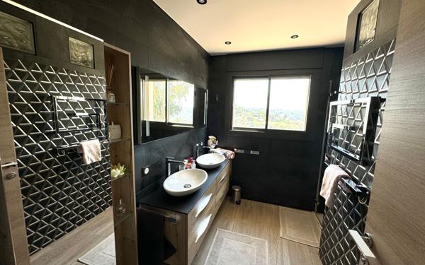 Maison à vendre    10 pièces • 350 m2 Saint-Paul-de-Vence